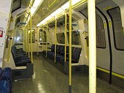  Londoni metro szerelveny.